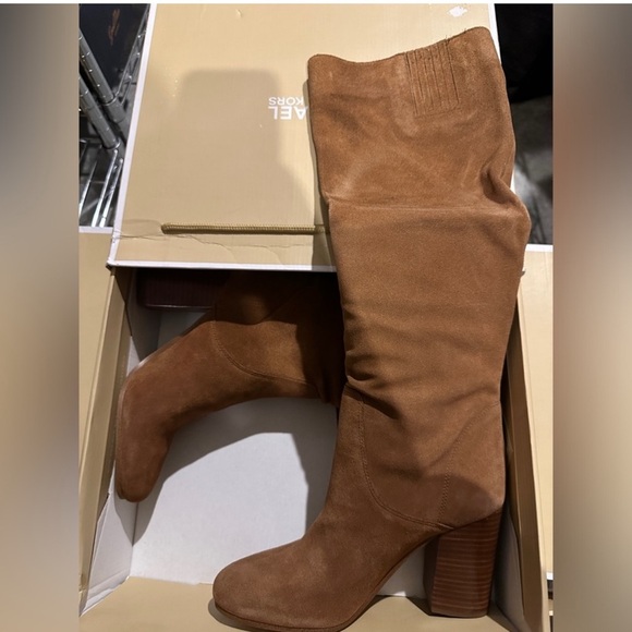 Micheal Kors | Leigh Suede Boot - Picture 3 of 3